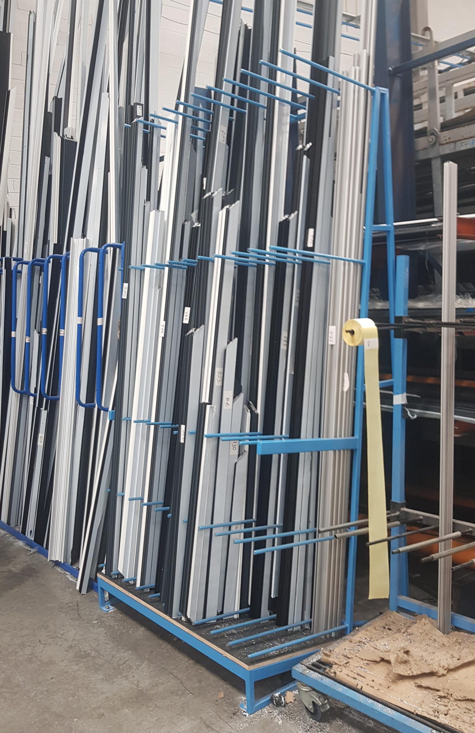 Steely W668a Tall Vertical Rack in action